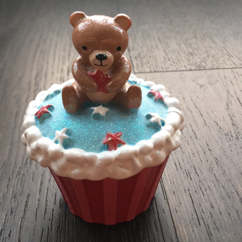 Claire’s Cupcake Bear Container
